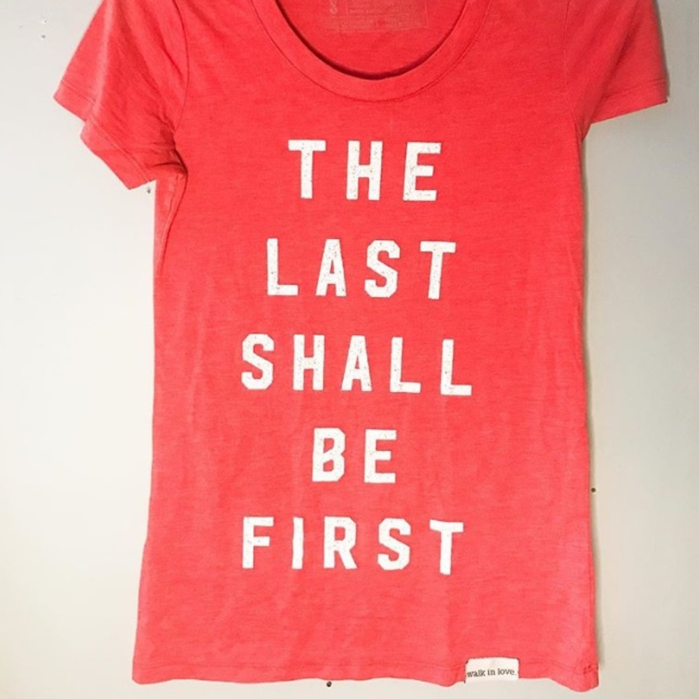 walk in love tee